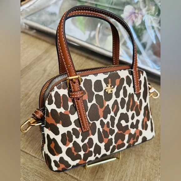 Tory Burch Emerson dome crossbody bag NWOT - Picture 1 of 17